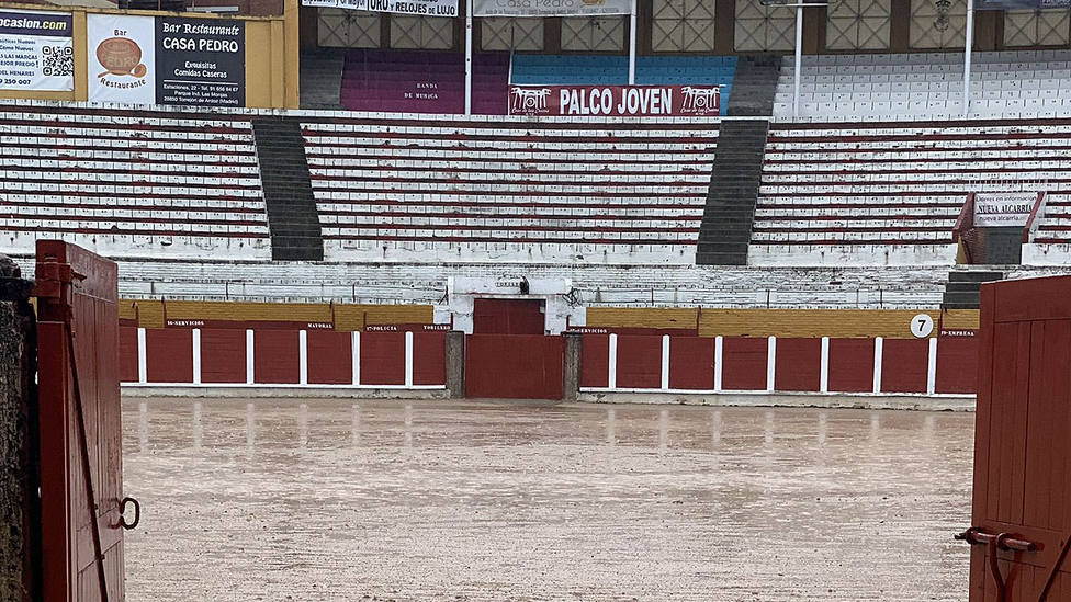 En este estado quedó el ruedo de Guadalajara tras las lluvias caídas este domingo