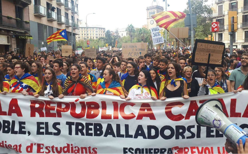 La enseñanza universitaria es la que más sigue la huelga con un 90% según la Generalitat
