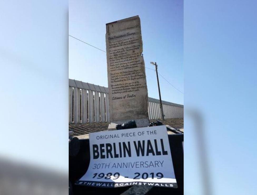 Envían a la frontera de EEUU con México un trozo del Muro de Berlín junto a una carta dirigida a Donald Trump