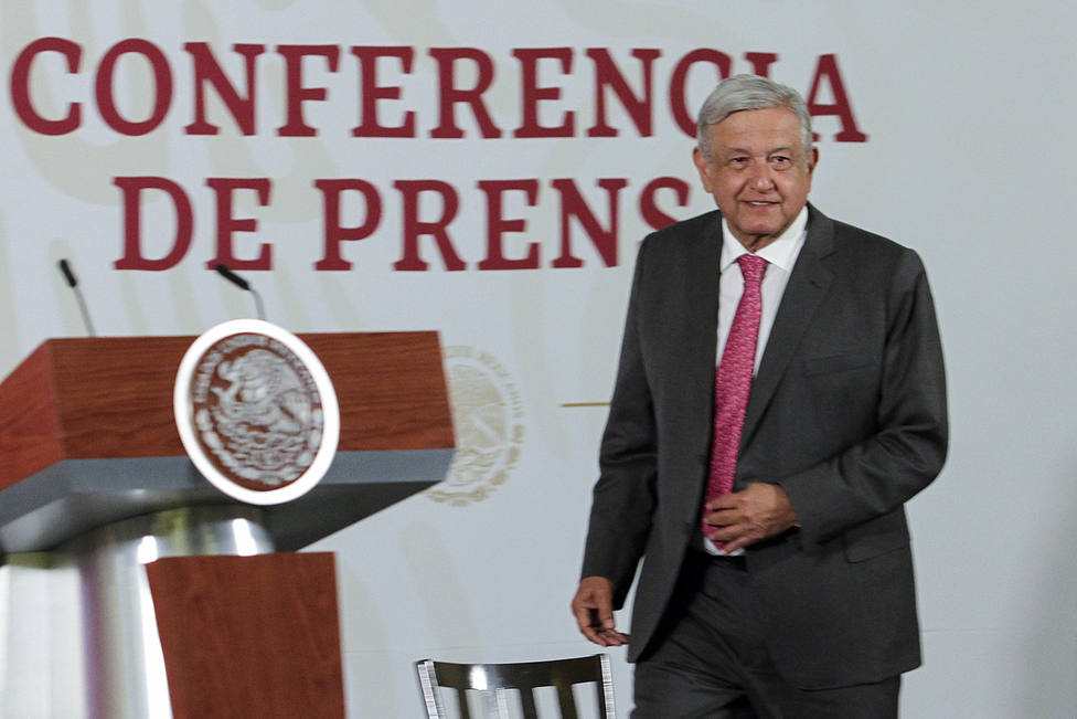 López Obrador señala que hubo corrupción en los permisos para construir una cervecera en el norte de México