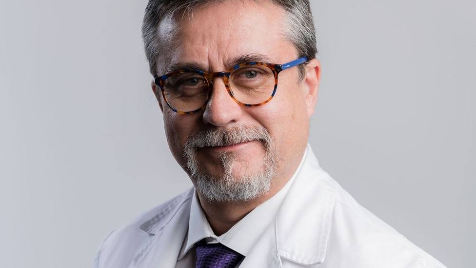 Dr. Alfredo Corell: “En los próximos meses aparecerán más casos de reinfección con síntomas”