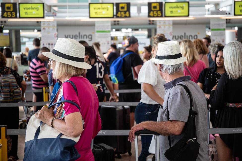 Imagen de archivo de viajeros en el Aeropuerto de El Prat