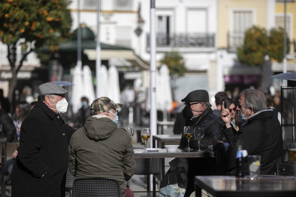 Andalucía amplía hasta las 21,30 la apertura de hostelería y comercio en municipios con nivel 2 de alerta