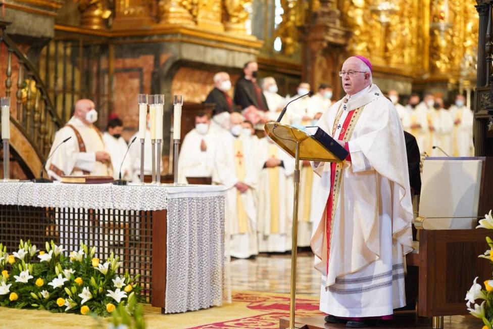 El arzobispo presidió la ordenación de los nuevos diáconos y presbíteros