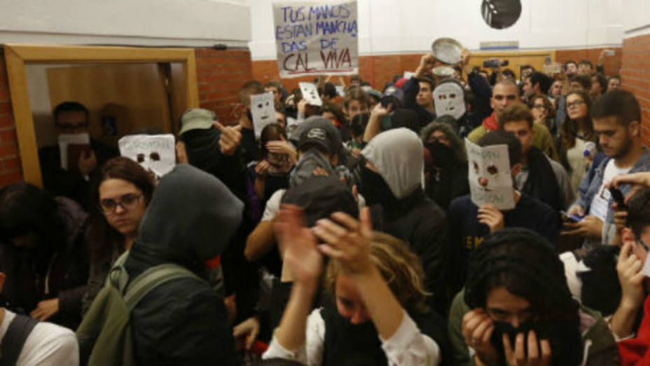 Boicot violento a Felipe González en la Universidad Autónoma de Madrid. EFE