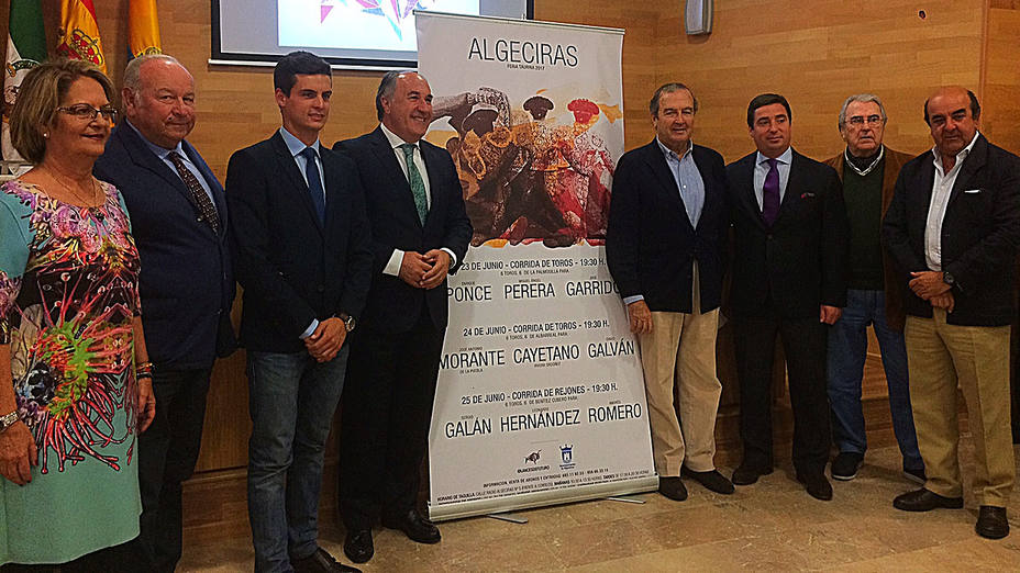 El Centro Documental de Algeciras ha acogido el acto de presentación de la Feria Taurina 2017. LANCES DE FUTURO
