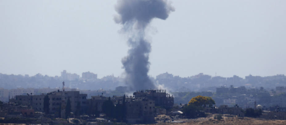 Una explosión en el norte de Gaza este martes. REUTERS