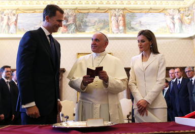 Los Reyes de España recibidos en El Vaticano por el Papa Francisco. EFE