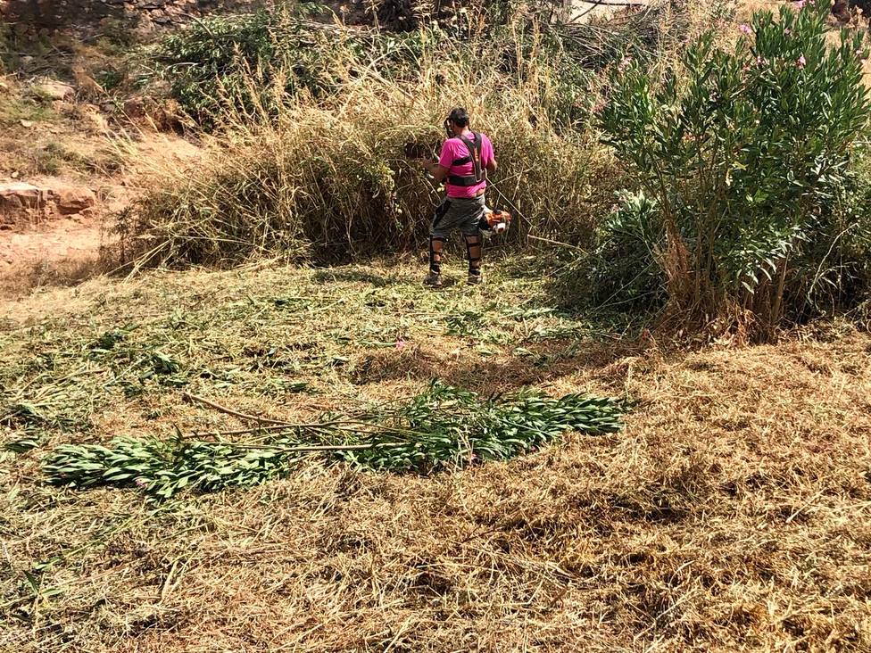 Betxí inicia los trabajos para reducir la suciedad de los barrancos y que puedan evacuar el agua de lluvia