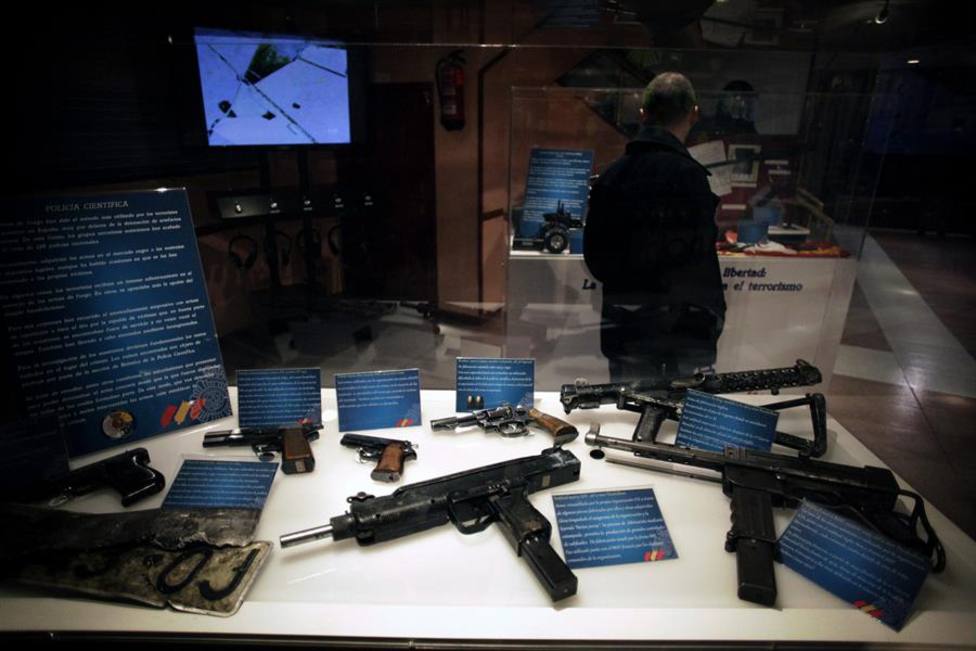 Imagen de archivo de armas incautadas a ETA en diferentes operaciones policiales