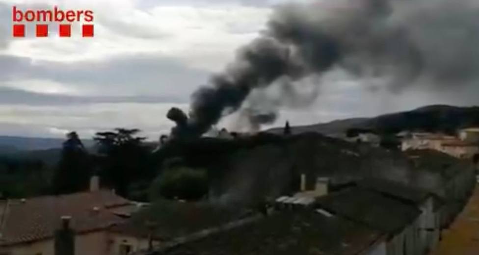 El incendio de Agullana quema completamente una nave industrial