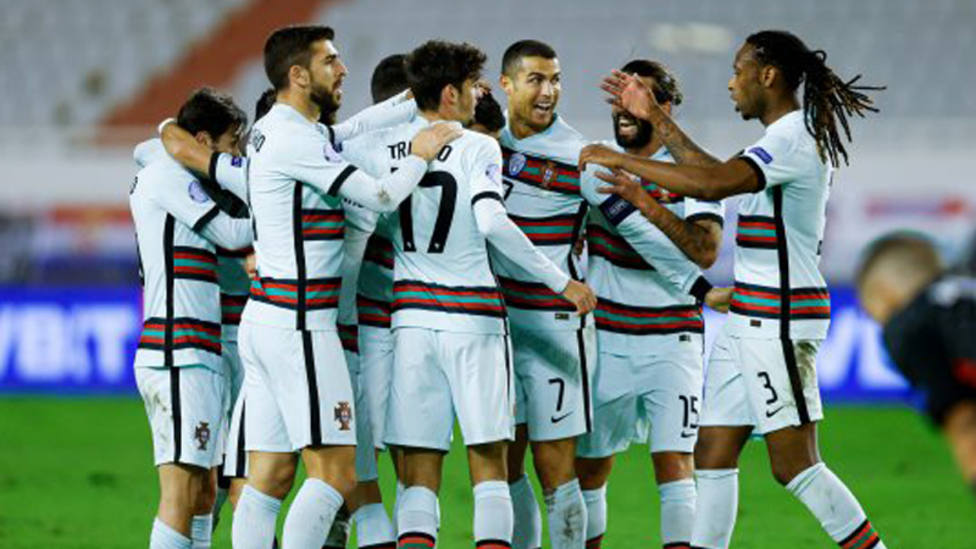 Los jugadores de Portugal, durante un encuentro