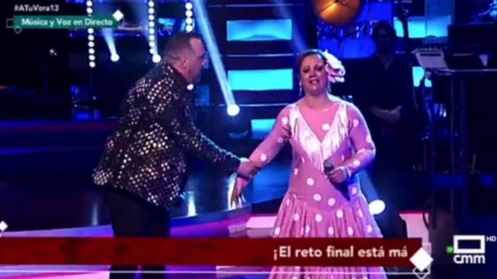 Gran susto en Castilla-La Mancha TV: una concursante se desmaya en directo y provoca el caos en el público