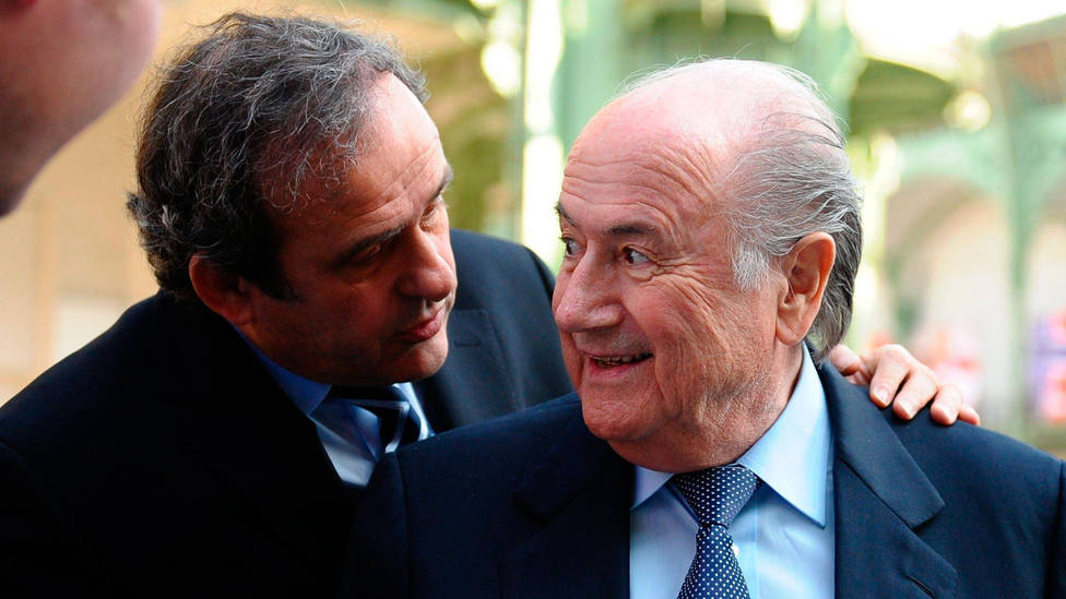 Michel Platini y Joseph Blatter, juntos en una imagen tomada en 2021. CORDONPRESS