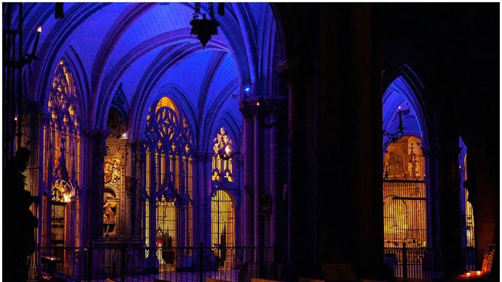 La Catedral Primada de Toledo enciende su corazón en el silencio de la noche con “Lumina”