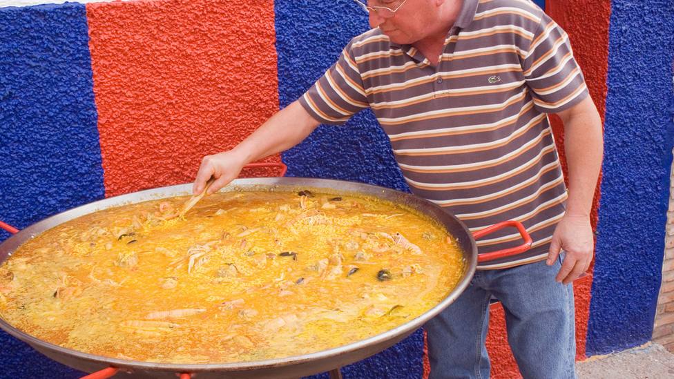 El truco definitivo para cocinar la paella y potenciar todo su sabor: lo aconseja un valenciano