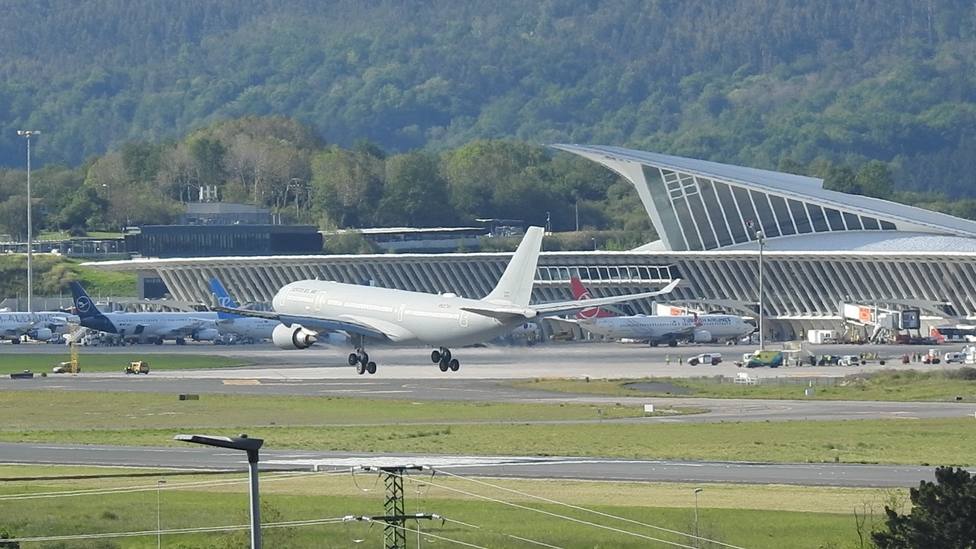 El avión recién aterrizado en Bilbao
