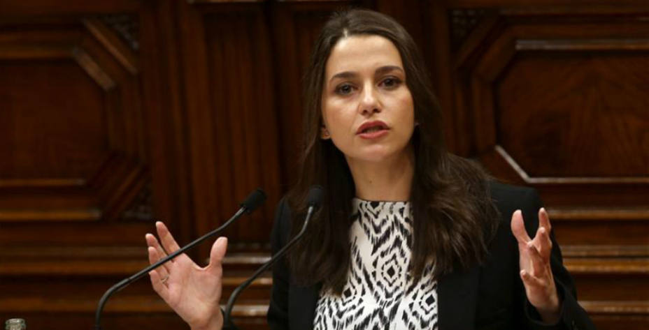 Inés Arrimadas durante el debate en el Parlamento de Cataluña. EFE