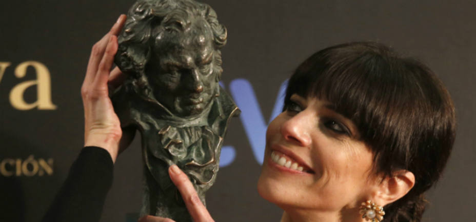 Maribel Verdú con el Goya a la mejor Actriz. REUTERS