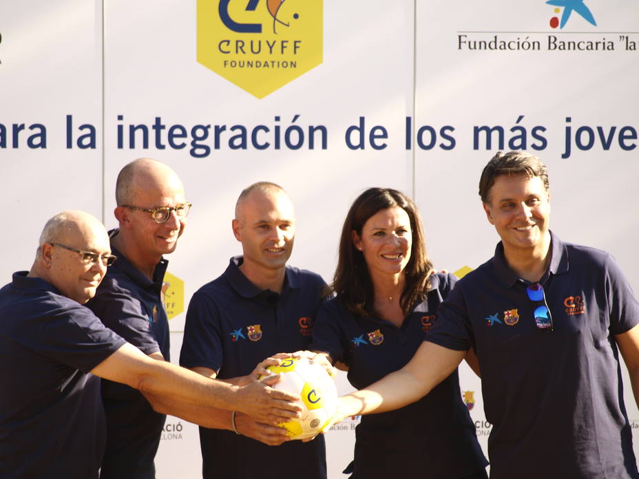 Fuentealbilla inauguró el Cruyff Court Andrés Iniesta