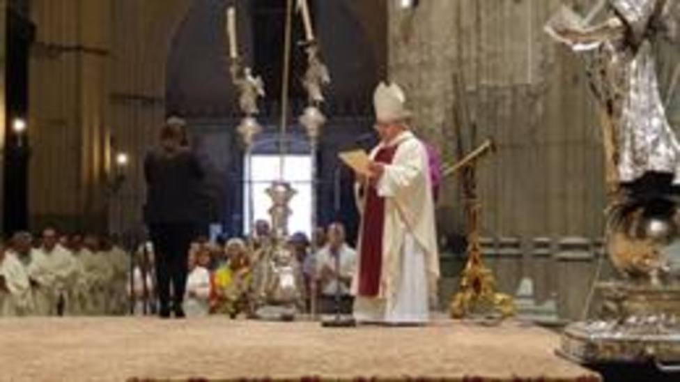 Momento del acto en la Catedral de Sevilla