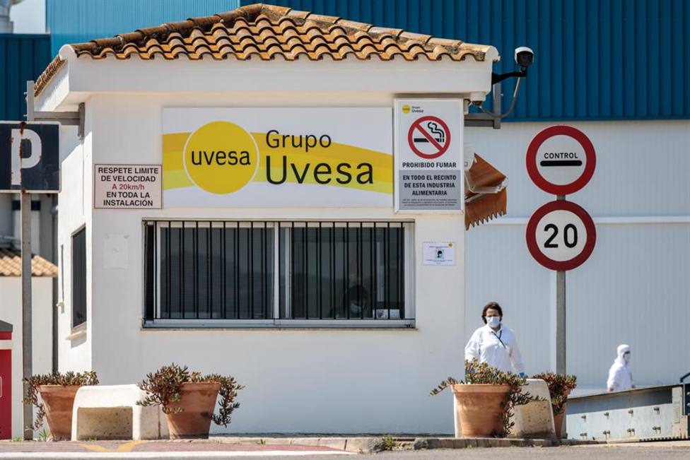 Vista general del acceso principal a la empresa cárnica Grupo Uvesa de Rafelbuñol (València)