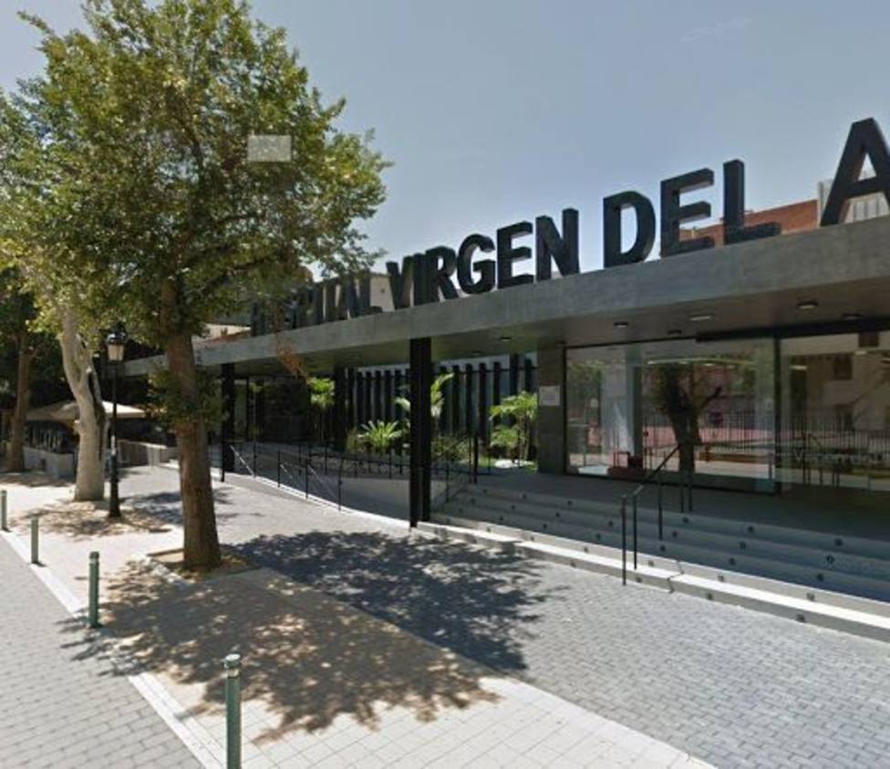 El brote en el hospital Virgen Alcázar de Lorca se eleva a 61 personas