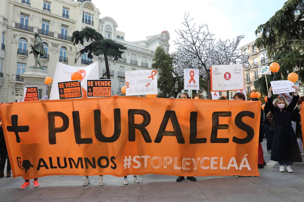 Manifestación de Más Plurales contra la LomLoe en Madrid. Foto: EFE