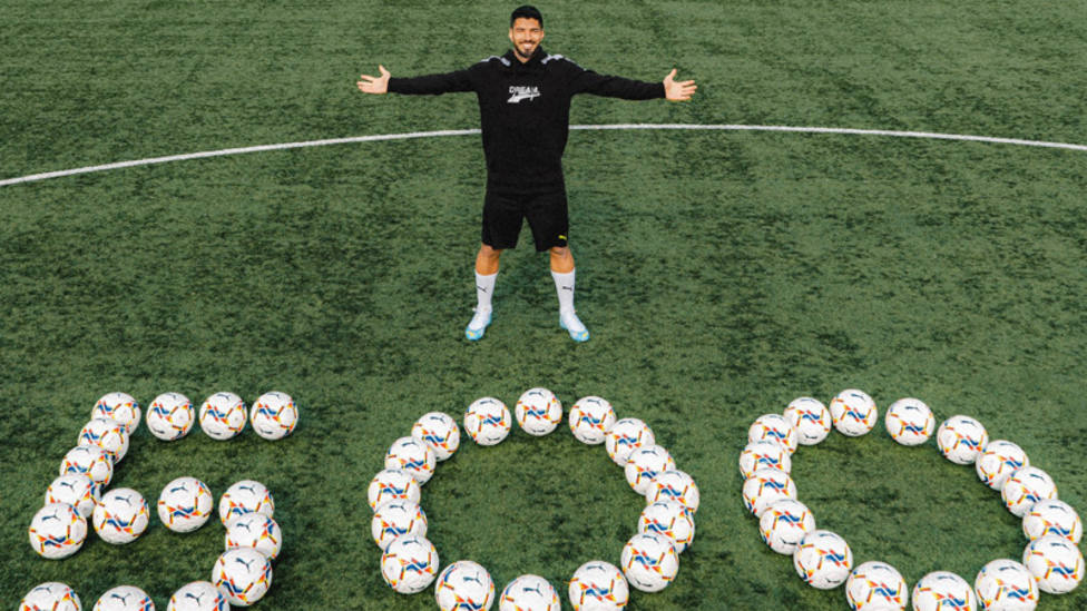 Luis Suárez dona 500 balones a equipos juveniles tras marcar su gol 500