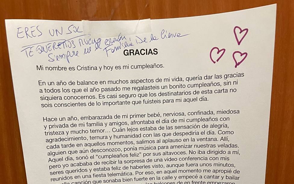 La emotiva carta que una mujer deja a sus vecinos en el ascensor un año después de la pandemia: Casi lloro