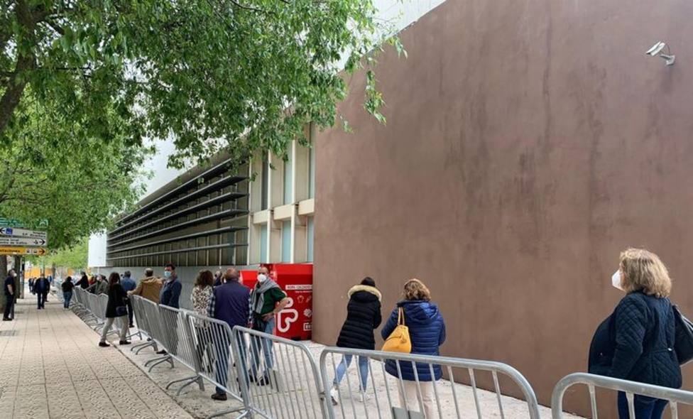 Vacunación masiva en el Palacio de Congresos de Cáceres. Foto: Europa Press