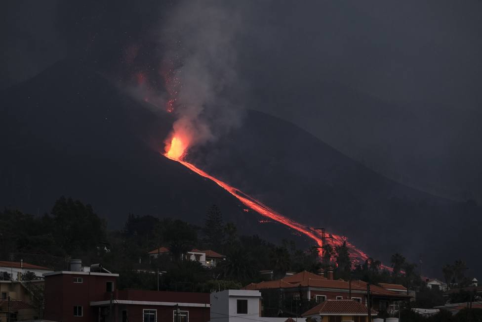 ¿Qué significa que el volcán de La Palma haya entrado en fase efusiva?