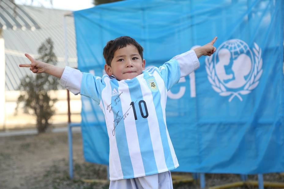 El pequeño Messi afgano se ve obligado a escapar de un ataque talibán