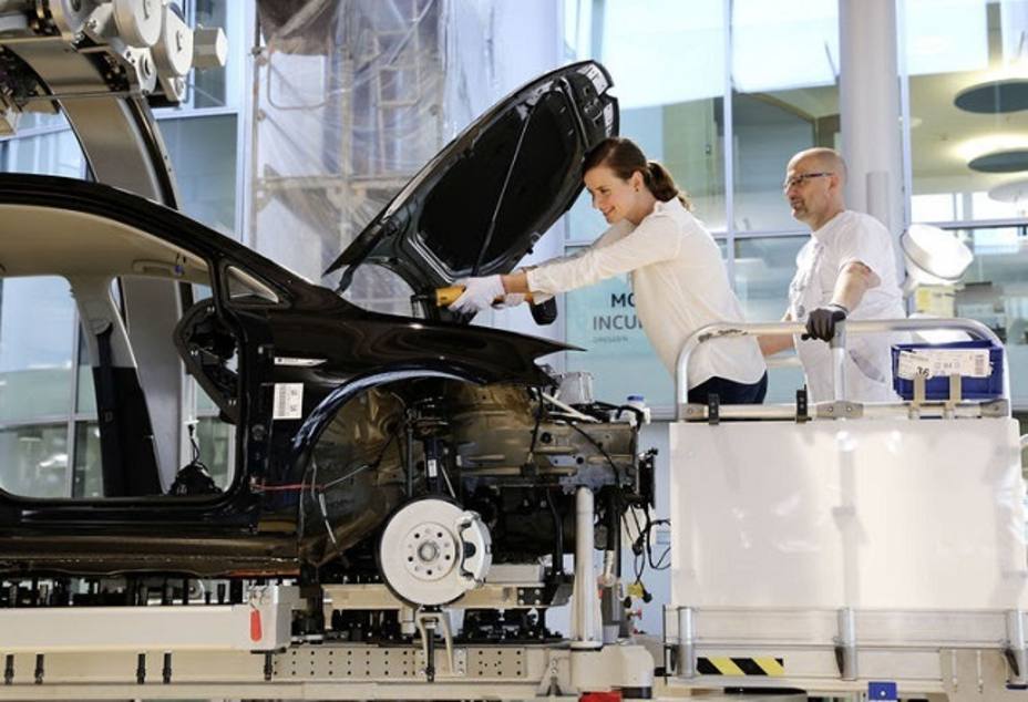 Los clientes de Volkswagen podrán participar en el proceso de producción del e-Golf en Dresde