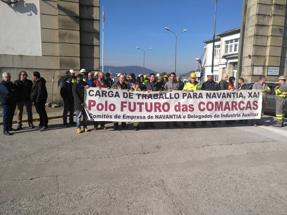 Concentración del comité y delegados de la industria auxiliar a las puertas de Navantia Ferrol