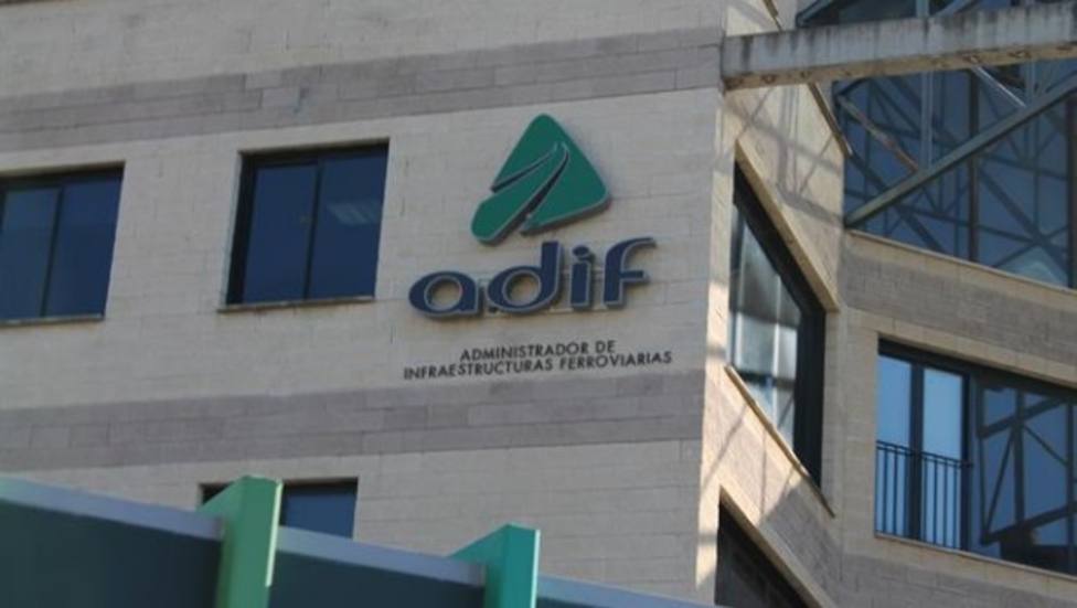 Adif adjudica las estaciones del Bibio, Viesques y Plaza de Europa