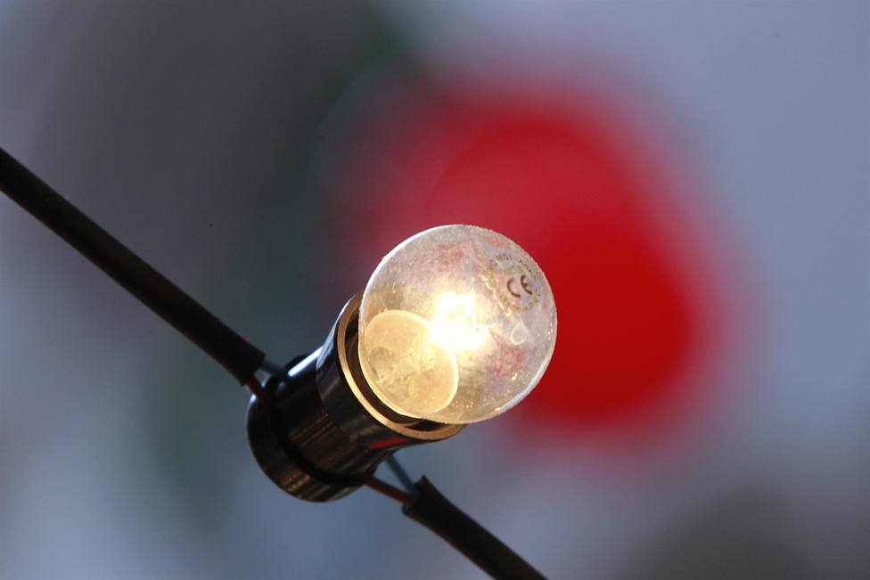 Alerta por fraude de venta a domicilio de bombillas de bajo consumo
