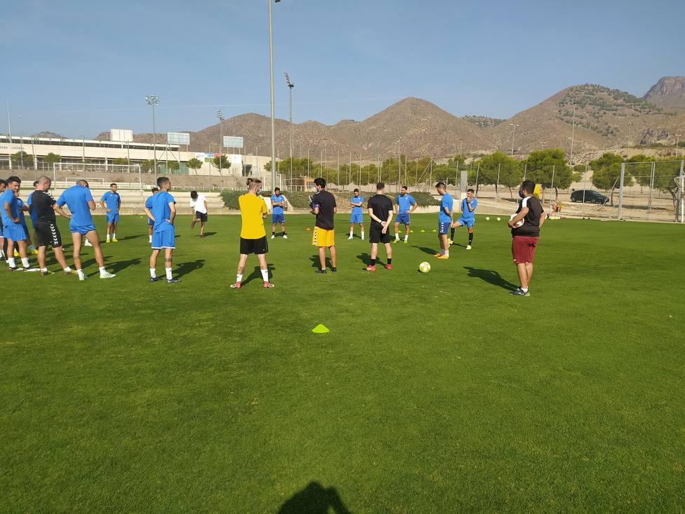 El Lorca FC espera cerrar su plantilla durante los próximos días