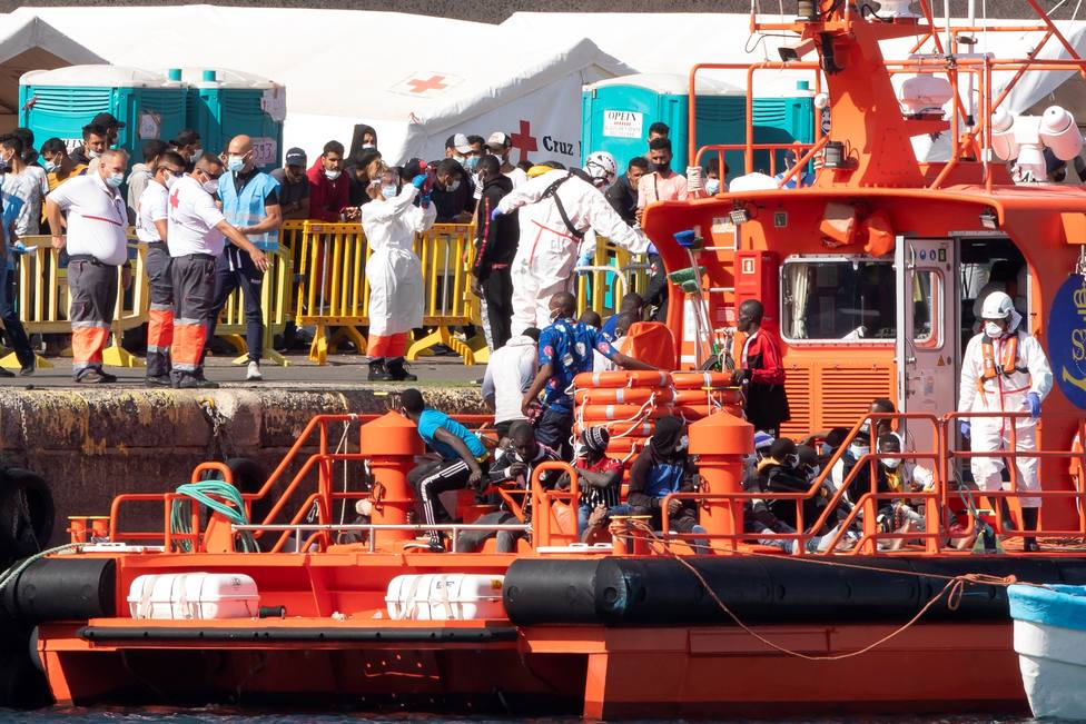 Llegan 289 nuevos inmigrantes a Canarias tras el rescate de once embarcaciones este martes