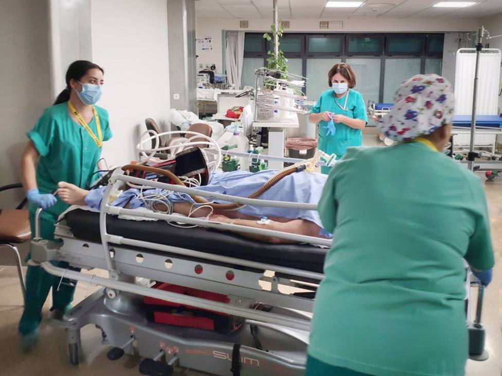 El Hospital Reina Sofía reduce a cuatro las unidades Covid y disminuye la presión de la UCI