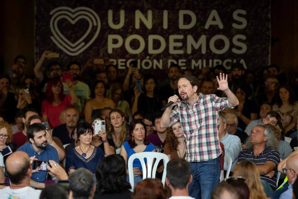 El secretario general de Podemos Pablo Iglesias, durante su intervención en un encuentro con representantes de