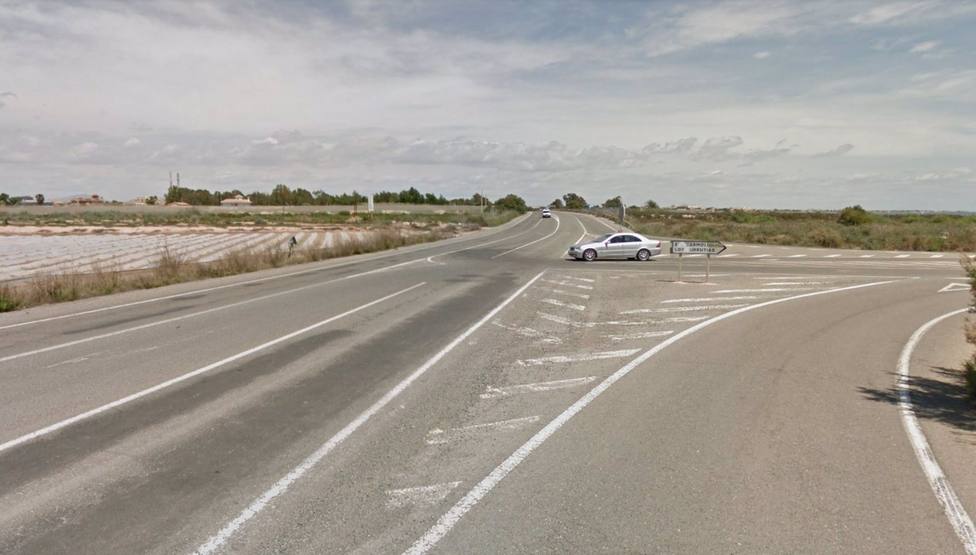 Una rotonda regularÃ¡ el cruce de acceso a Los Urrutias y El CarmolÃ­ desde la autovÃ­a de Alicante
