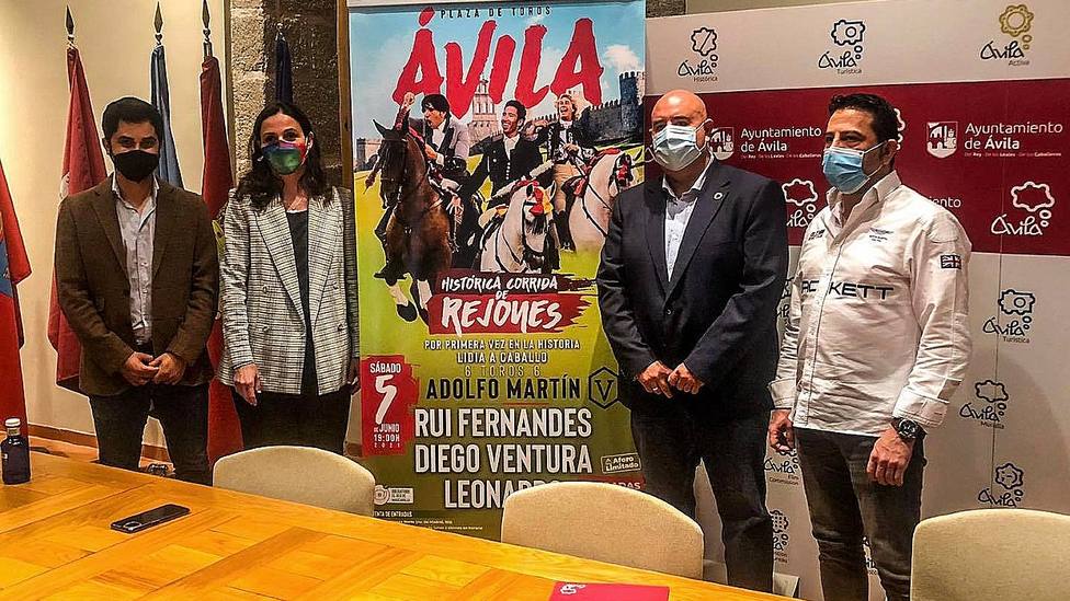 El Ayuntamiento de Ávila acogió la presentación del Menú Rejones