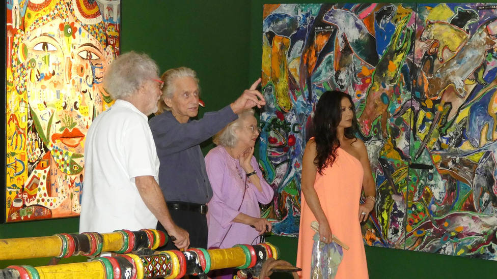 Michael Douglas y Catherine Zeta-Jones de visita en el Museo Sa Bassa Blanca de Mallorca