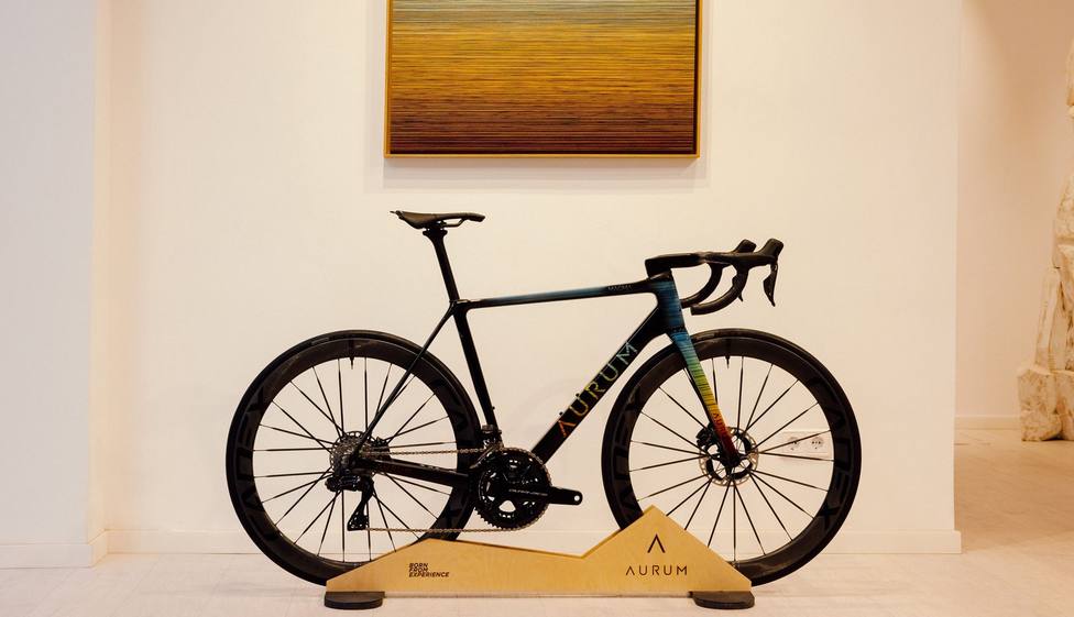 Una bicicleta con mucho arte homenajea a Mallorca para la 312