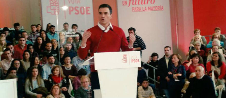 El secretario General del PSOE y candidato a la Presidencia del Gobierno, Pedro Sanchez, durante su mitin en Sevilla. @PSOE