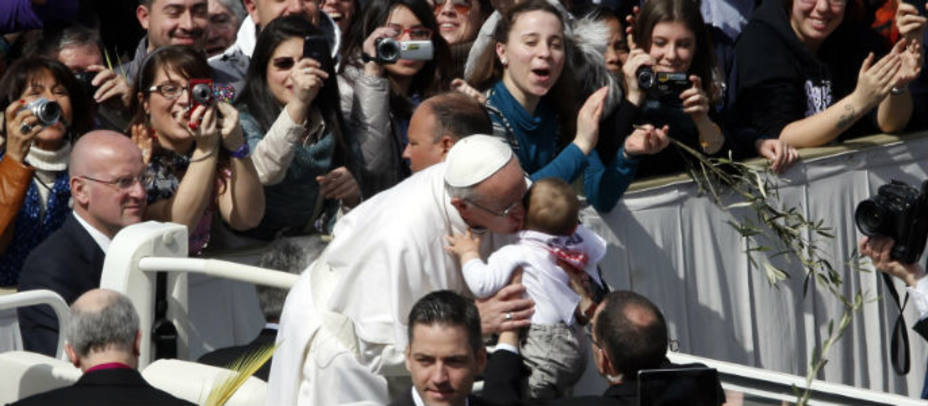 El Papa Francisco en la Plaza de San Pedro. REUTERS