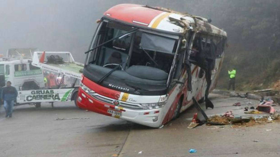 Once muertos en el tercer accidente de autobús en Ecuador en 20 días