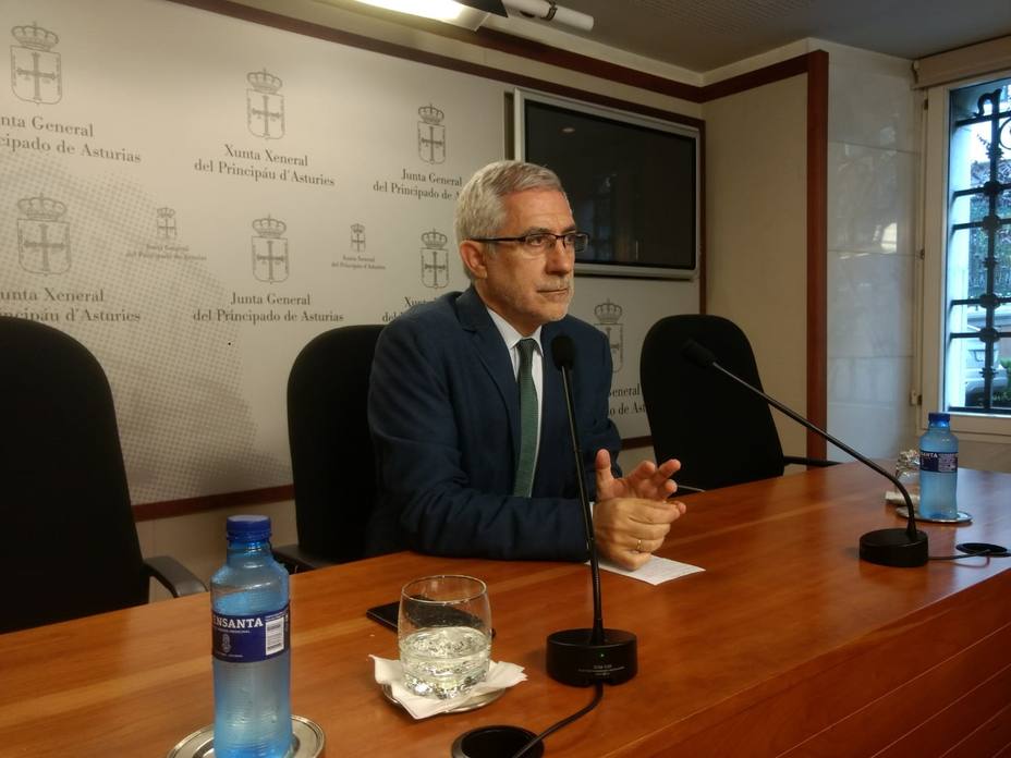 Garzón saluda que la dimisión de Llamazares devuelva la normalidad a IU de Asturias y la compara con la de Errejón