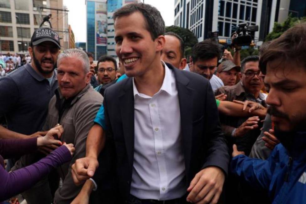 Juan Guaidó asegura que el Parlamento venezolano se reunirá aunque sea en la calle